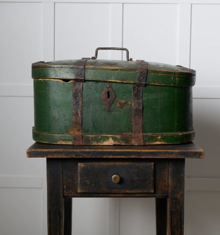 Antique folk art box, a so called Forskrin which was used when travelling for storing documents and valuables around the late 1700s