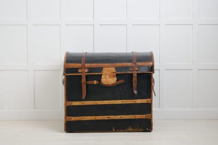 Antique leather travel trunk. The leather is marked with the name Beaumont and the street 93 rue du BAC in Paris