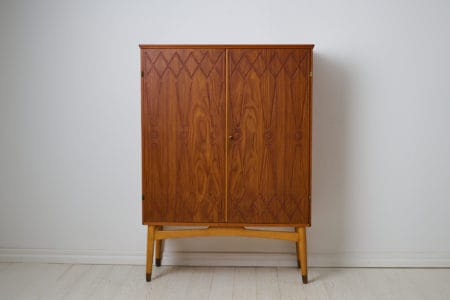 Swedish modern teak cabinet ”Rickard” designed by Kirke Nielsen and made by Abrahamssons Möbelfabrik in Smålands Taberg.