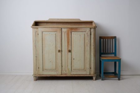 Genuine antique Swedish sideboard in gustavian style. The sideboard is a genuine country house furniture from northern Sweden made around 1820